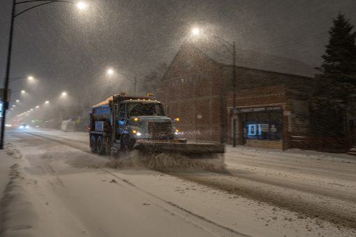 Slow-moving snow storm slams Midwest as Mid-Atlantic, Northeast braces