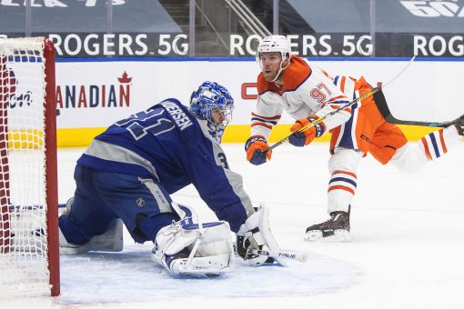 Connor McDavid lifts Oilers past Maple Leafs, 4-3 in OT