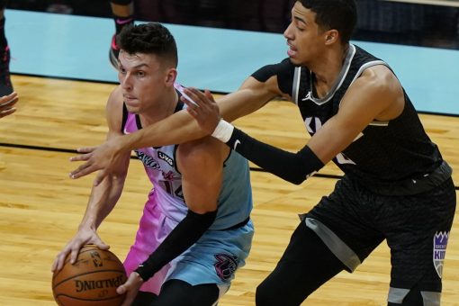 Heat’s Tyler Herro learns of possible COVID-19 exposure during halftime against Kings