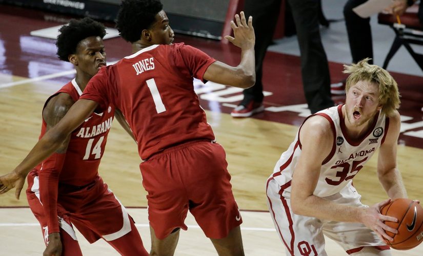 Harmon scores 18; No. 24 Oklahoma tops No. 9 Alabama