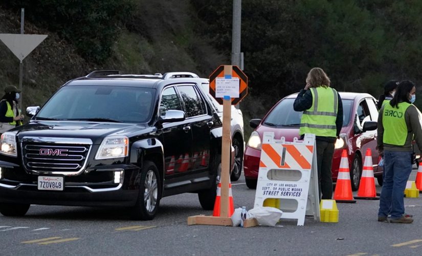 Anti-vaccine protesters temporarily shut down COVID-19 vaccine site