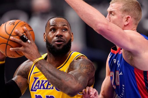 With Davis out, Lakers fall to Pistons 107-92