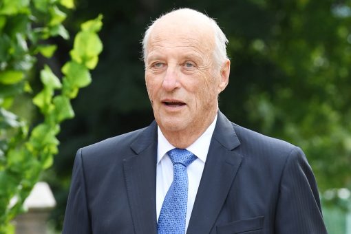 Norway’s King Harald V, 83, hospitalized for knee surgery