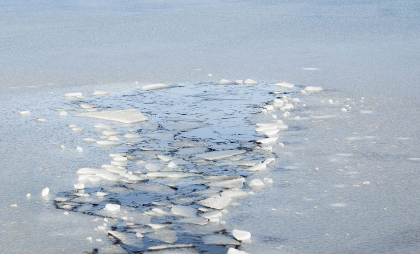 Minnesota ice fishermen rescued by fellow angler after truck falls into frozen lake