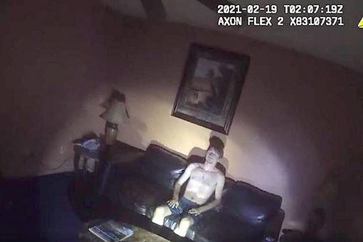 Florida sheriff’s deputy rescues missing girl, 13, from motel room with adult man she met online: police