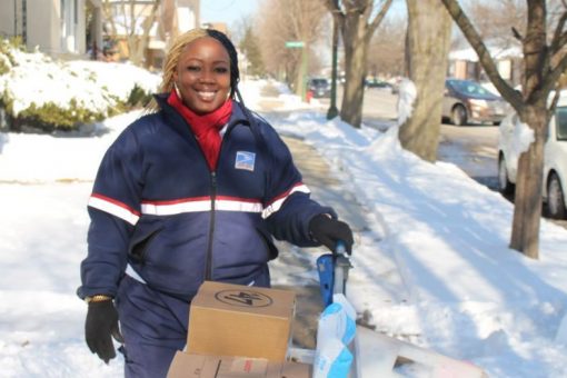 Chicago USPS mail carrier helped rescue 89-year-old woman who fell and couldn’t get up