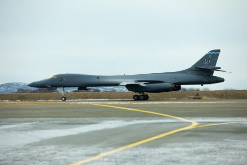US B-1 bombers arrive in Norway for historic visit that seems to send message to Moscow