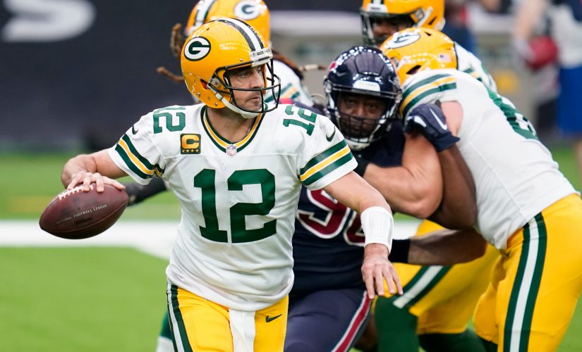 Aaron Jones hopes Aaron Rodgers finishes career with Packers: ‘I love A-Rod’