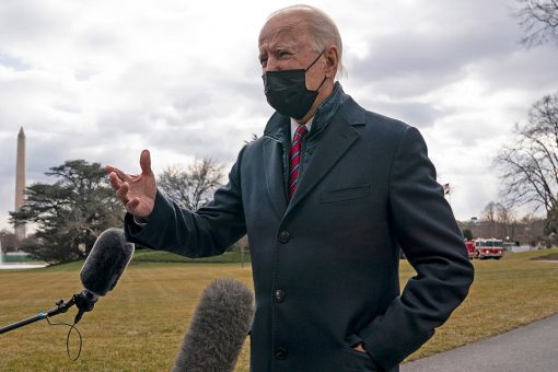 Biden flying to Delaware despite CDC warnings to avoid travel