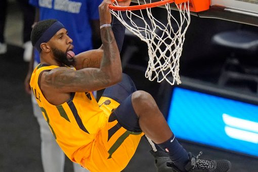 Jazz survive late rally, edge Pistons 117-105
