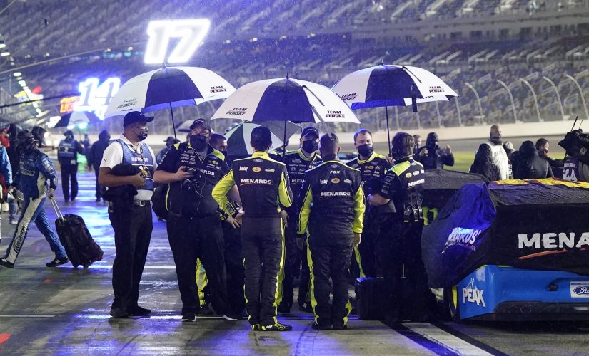 NASCAR prepares to open season with Daytona 500 as weather conditions cause additional hurdle for drivers