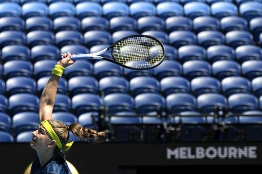 Australian Open goes quiet as lockdown keeps crowds away