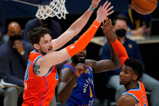 Jokic helps Nuggets rally to beat Thunder 97-95