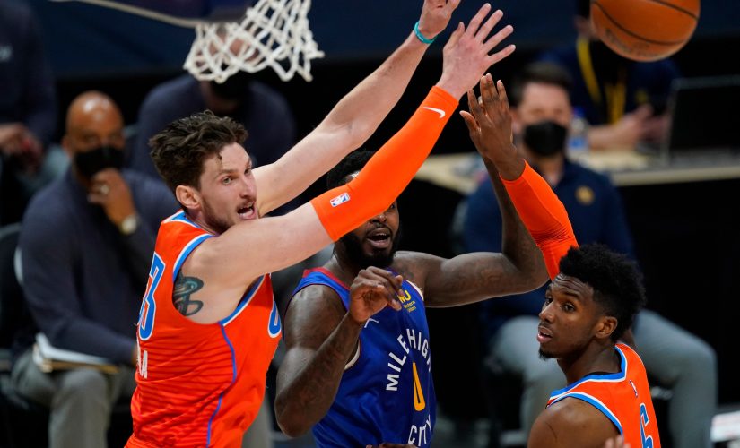 Jokic helps Nuggets rally to beat Thunder 97-95