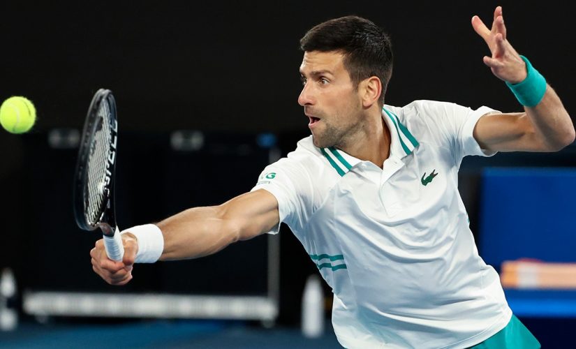 Injured Djokovic advances to quarters at Australian Open