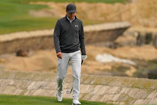 Column: Unable to ‘fail in the dark,’ Spieth seeing light