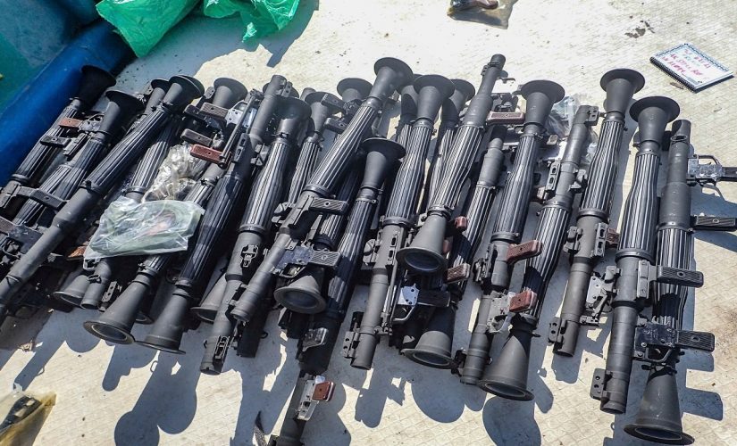 US Navy seizes large cache of smuggled weapons off Somalia