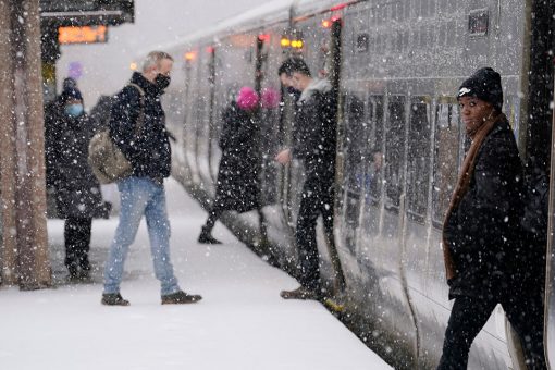NYC to be hit with wintry mix Monday as warm temperatures approach