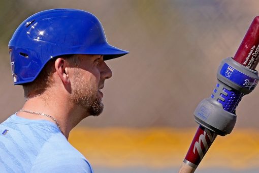 Royals, Dozier agree to $25M, 4-year deal