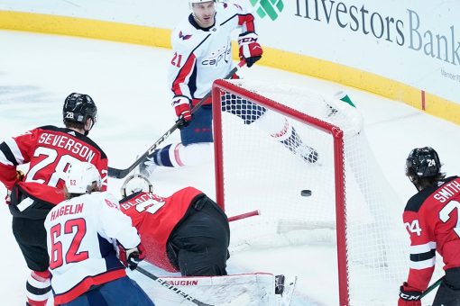 Washington Capitals take 3-0 lead, beat NJ Devils 5-2