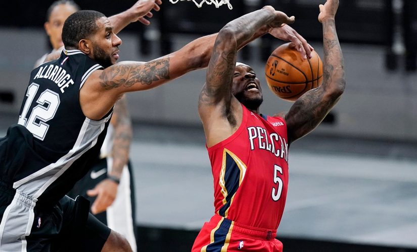 DeMar DeRozan has 32 points, 11 assists in Spurs’ victory