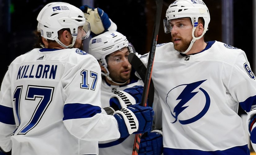 Cirelli scores twice as Tampa Bay beats Predators 4-1