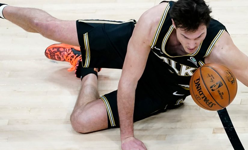 Gallinari hits team-record 10 3s, Hawks rout Celtics 127-112