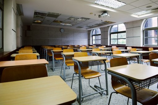 ‘Kids in cages’ being taught in class, WH says, as schools remain closed