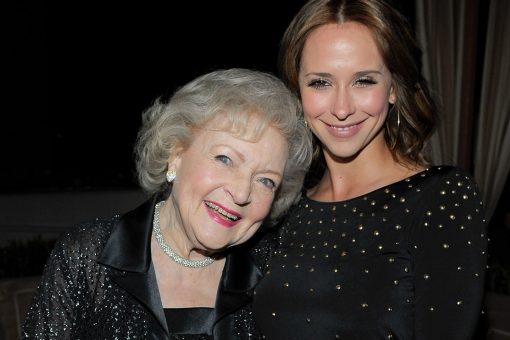 Jennifer Love Hewitt talks Betty White friendship, recalls ‘super drunk’ night out with star: ‘She’s the best’
