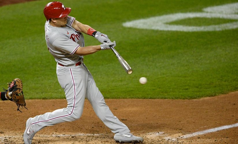 Phillies catcher J.T. Realmuto has fracture in right thumb