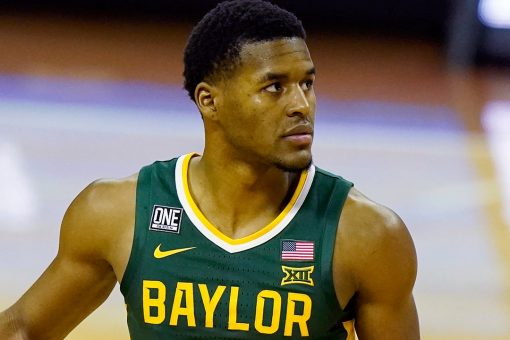Baylor back from pause, resumes bid for undefeated season