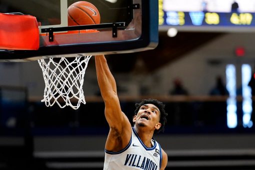 Samuels scores 32, leads No. 3 Villanova over Georgetown
