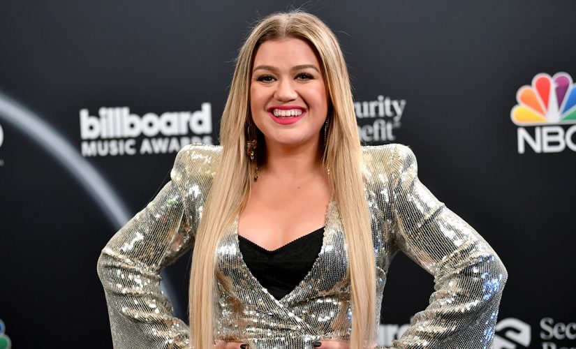 Kelly Clarkson says co-parenting is ‘difficult’ amid split from ex Brandon Blackstock