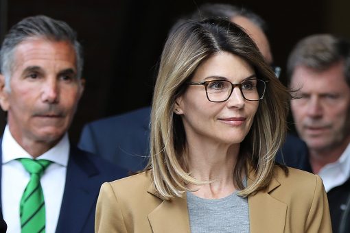 Lori Loughlin granted return of passport by judge in college admissions case