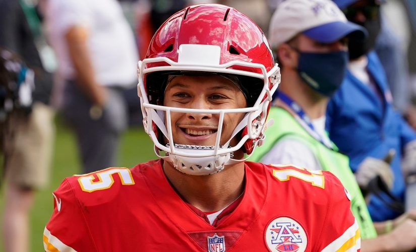 Patrick Mahomes, Tyreek Hill torched Bucs’ defense in Chiefs’ Week 12 win