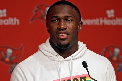 Bucs’ Devin White takes ‘victory lap’ on horse around Raymond James Stadium