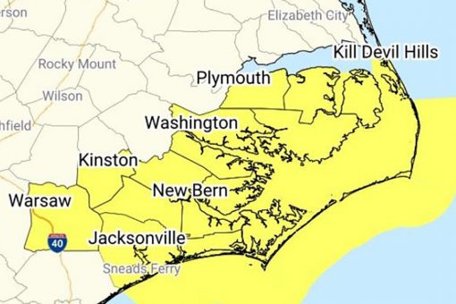 Tornado hits North Carolina, leaves some residents trapped