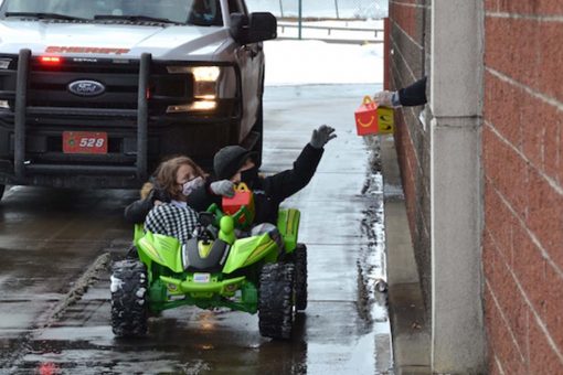 Kids, 6, go on Valentine’s Day date at McDonald’s drive-thru
