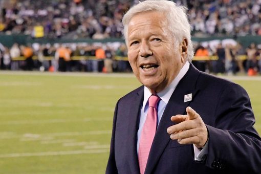 Patriots owner Robert Kraft flying vaccinated healthcare workers to Super Bowl LV on team plane