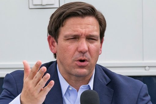 Florida gov takes aim at media for Super Bowl virus coverage