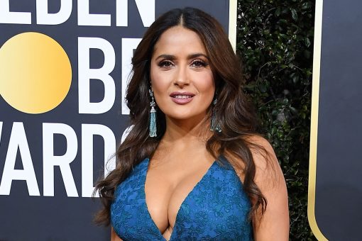 Salma Hayek gives off ‘Sunday vibes’ with swimsuit snapshot