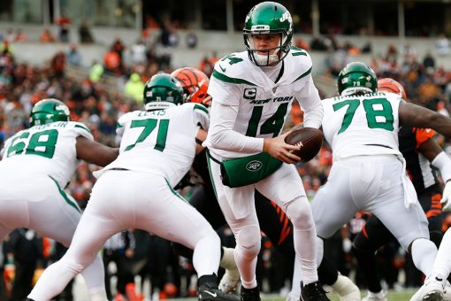 Jets’ taking calls on Sam Darnold, 49ers’ Kyle Shanahan ‘very’ interested in young quarterback: reports