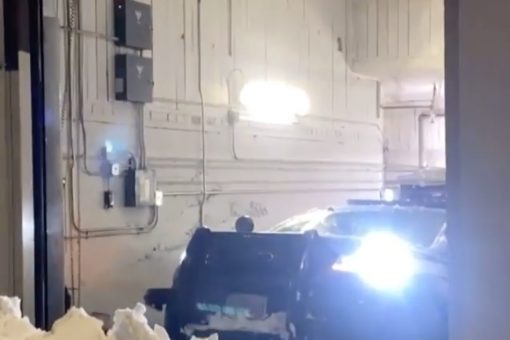 Antifa blocks Seattle police from responding to emergencies with snow barrier