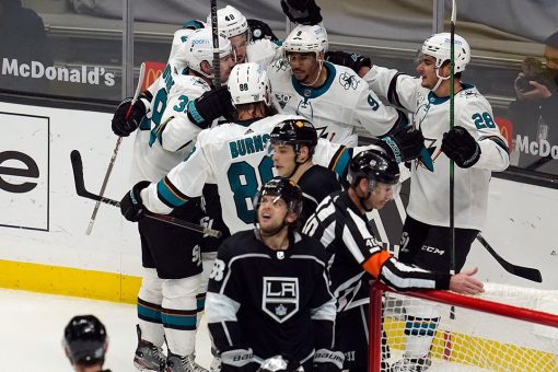 Sharks score late, then sink Kings 4-3 in shootout
