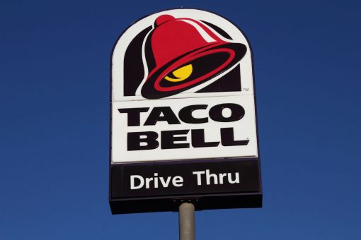 Ohio Taco Bell worker puts out fire caused by car crash