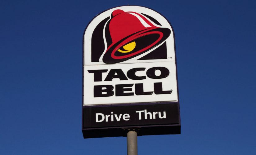 Ohio Taco Bell worker puts out fire caused by car crash