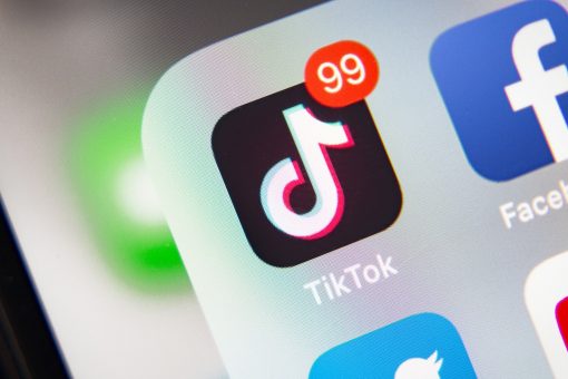 TikTok balance challenge is a breeze for women — not so easy for men