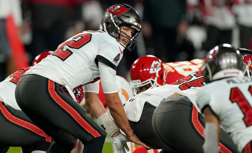 Tom Brady, Bucs take big lead into Super Bowl LV halftime over Chiefs