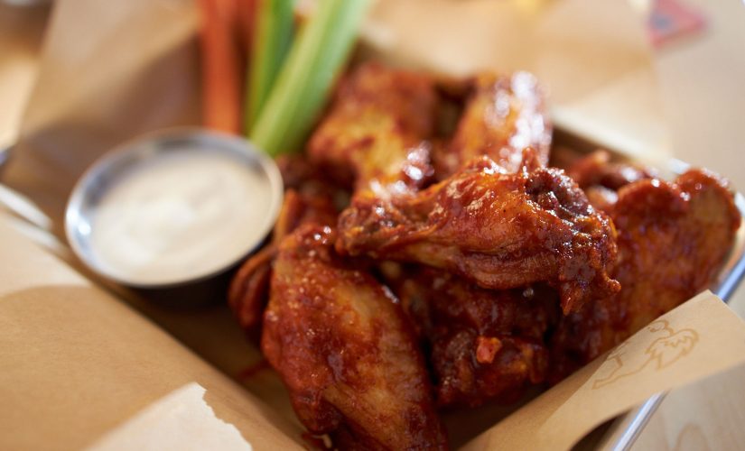How to score free beer, wings and pizza just by watching the Super Bowl