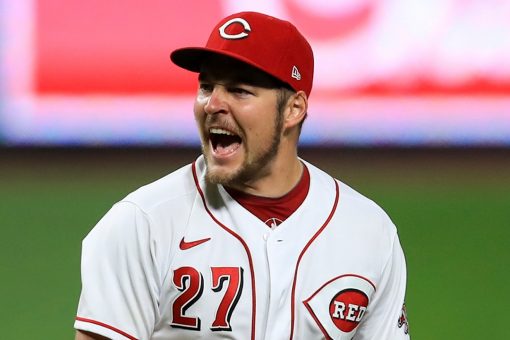 Dodgers introduce Trevor Bauer with 3-year deal